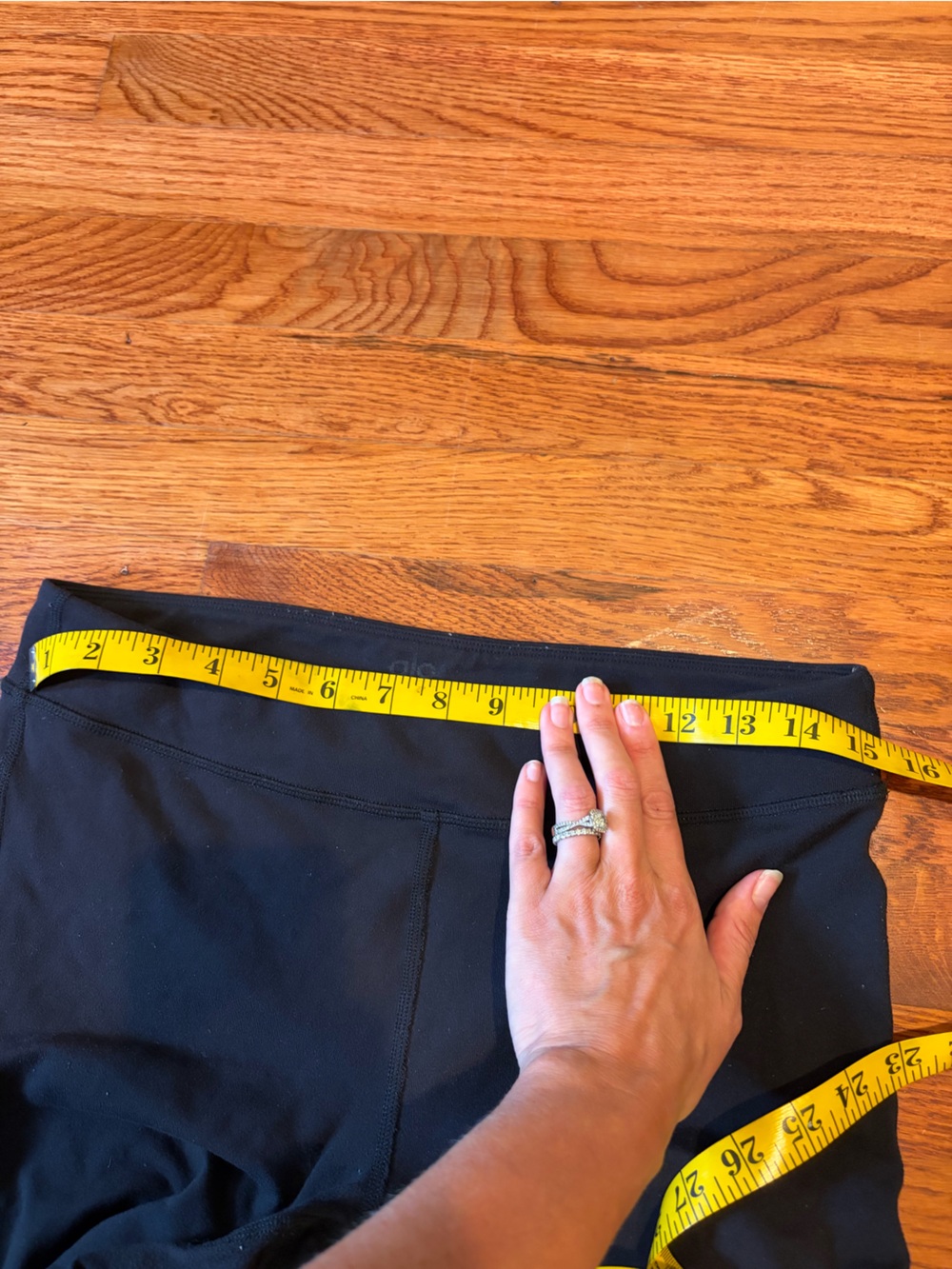 Alo Black Flared Yoga Pants Medium - Picture 7 of 8